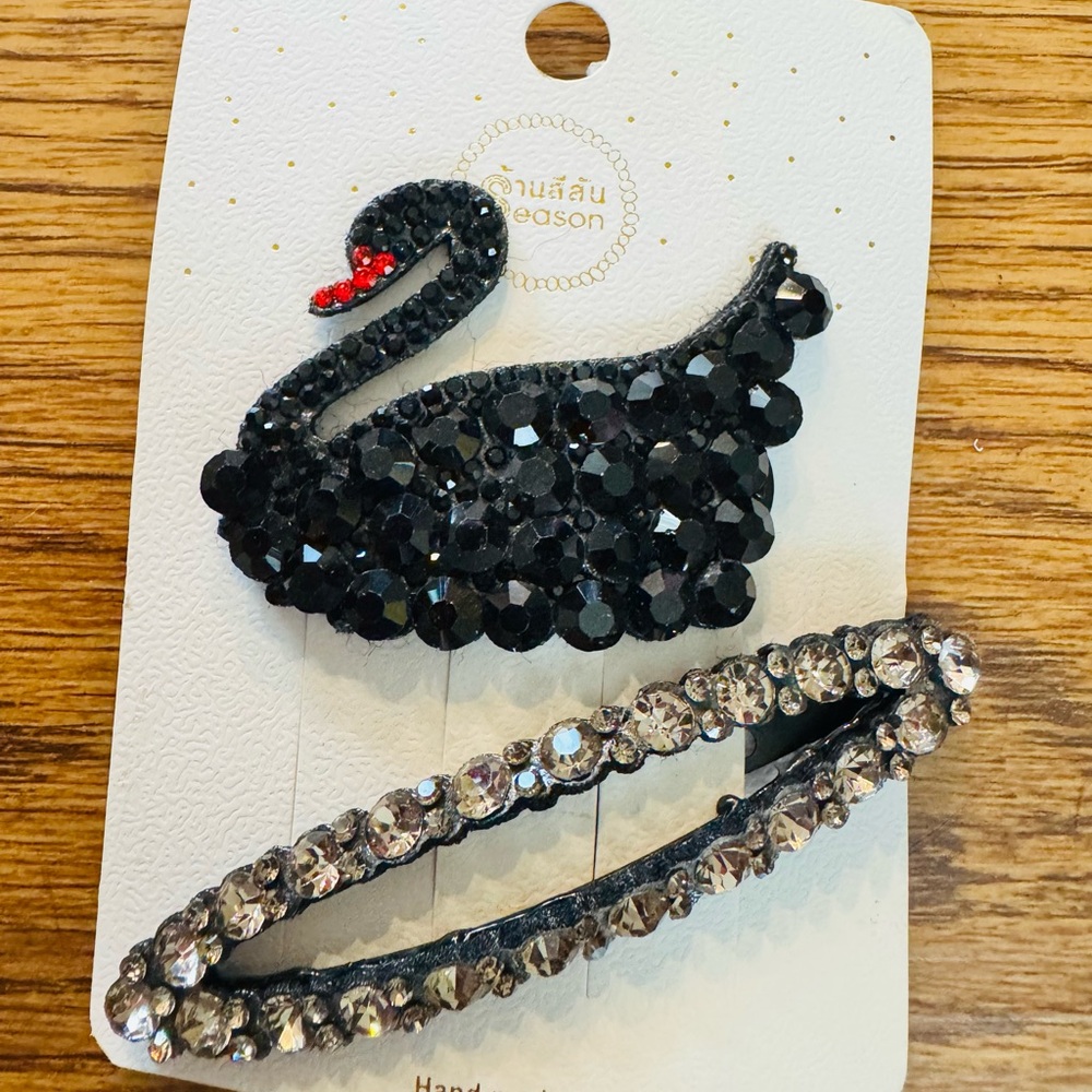 unlisted accessories and clothes items